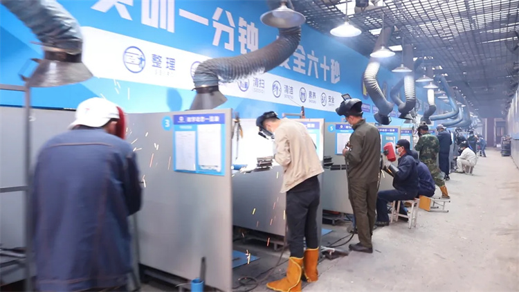 人到中年学什么技术好就业？焊接技术带你稳站职场！